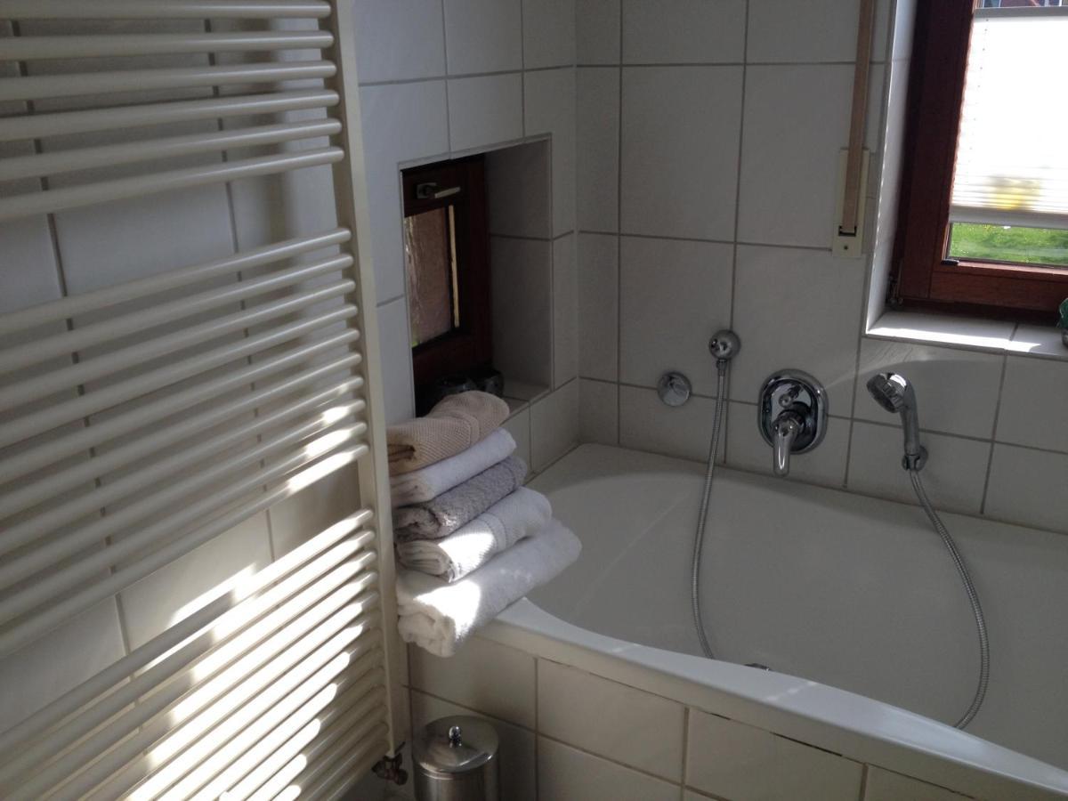 4 Zimmerwohnung Zentrale Lage Wendeburg Buitenkant foto